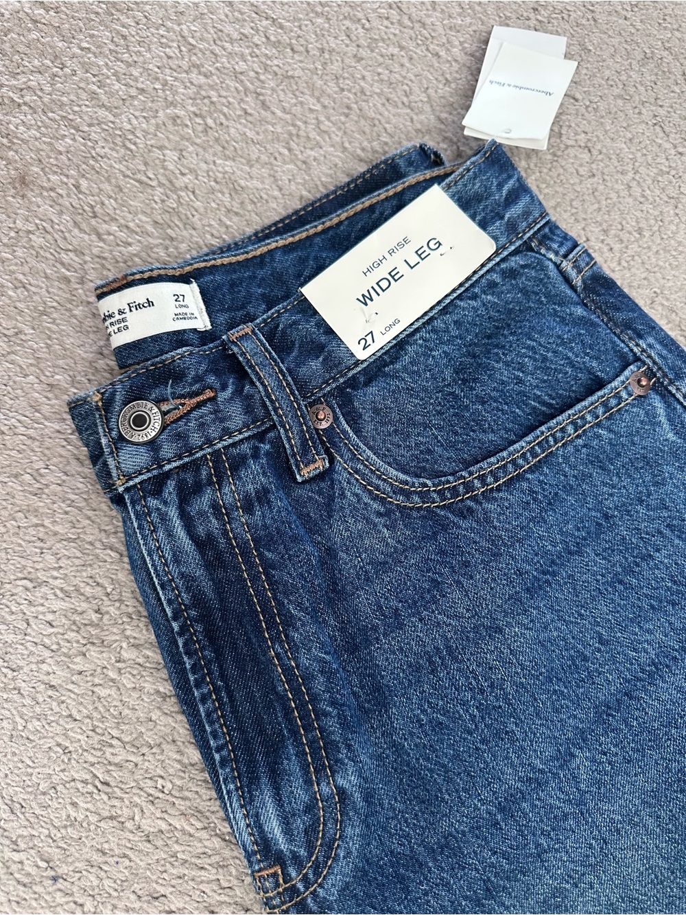 Abercrombie & Fitch High Rise and Wide Leg - Picture 2 of 3